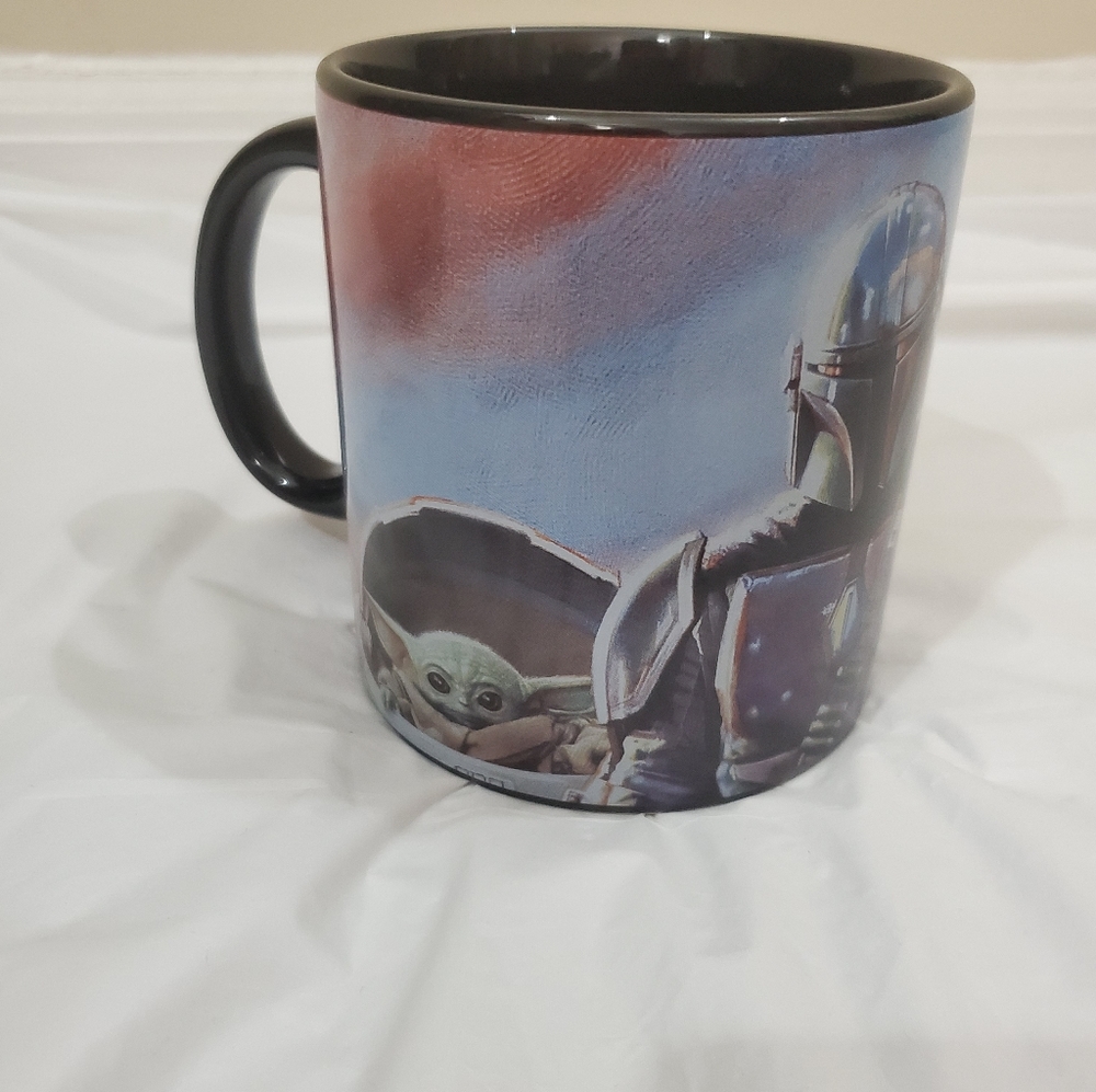 2 Mandalorian Mugs - Picture 5 of 7